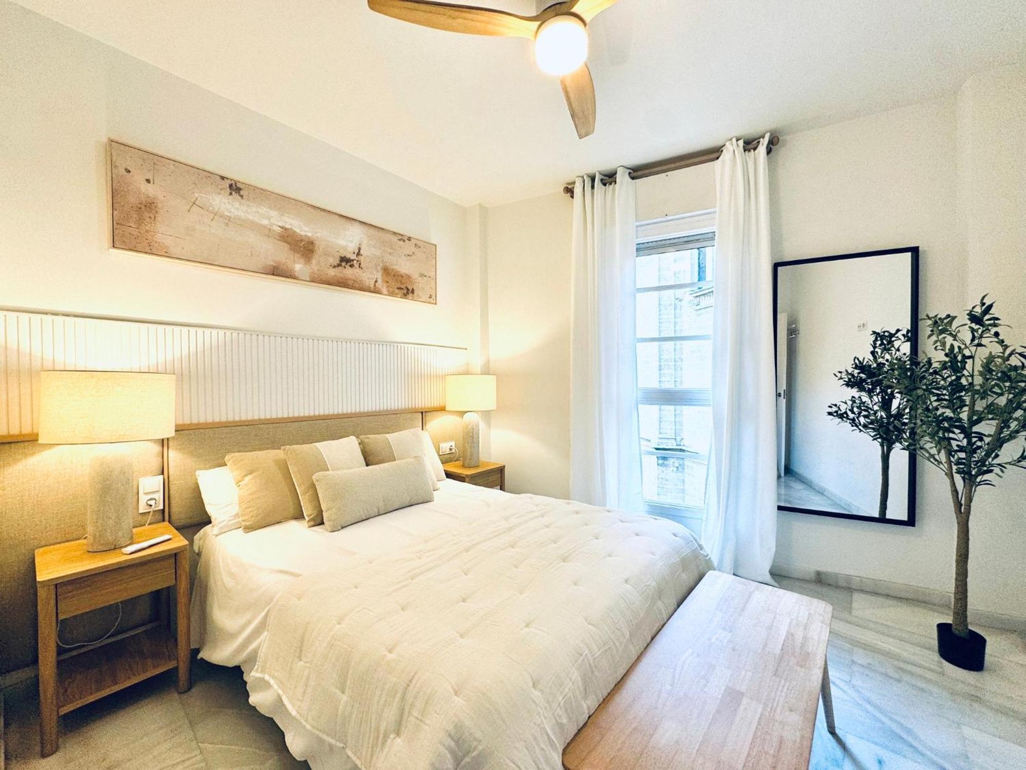 Nuevo Cathedral Deluxe Apartment Sinesedesignhomes Málaga Kültér fotó